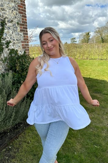 CARYS WHITTAKER WHITE TIERED SMOCK TOP