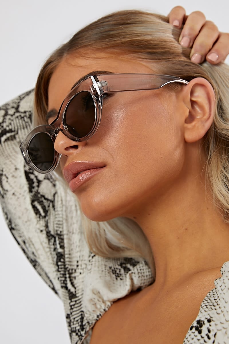Transparent Frame-Grey Lens- Unisex Sunglasses with long hang in neck –  iryzeyewear